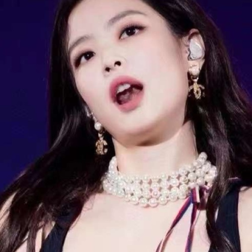 blackpink jennie same style Chanel vintage 94 faux pearl CC clip on earrings